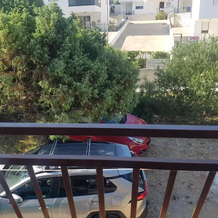 Apartment Small Grebaville