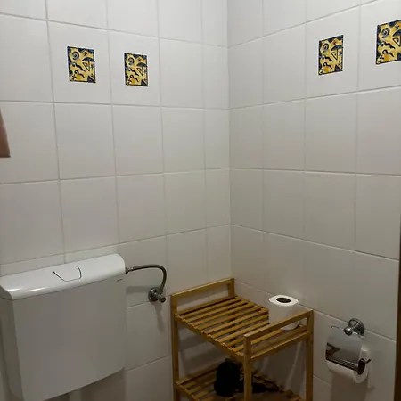 Small Grebaville Apartment